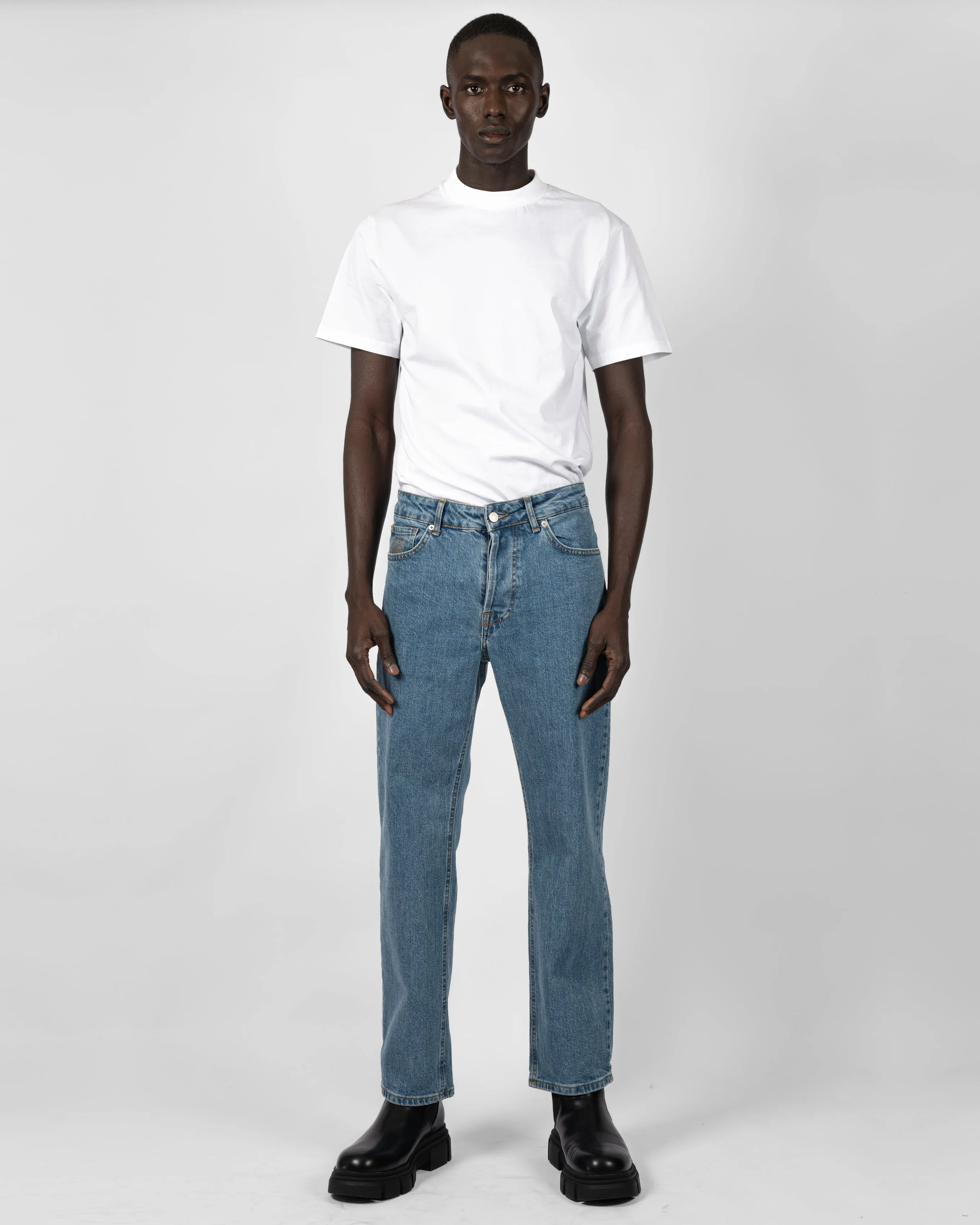 Regular Fit Jeans - Mid Blue Wash