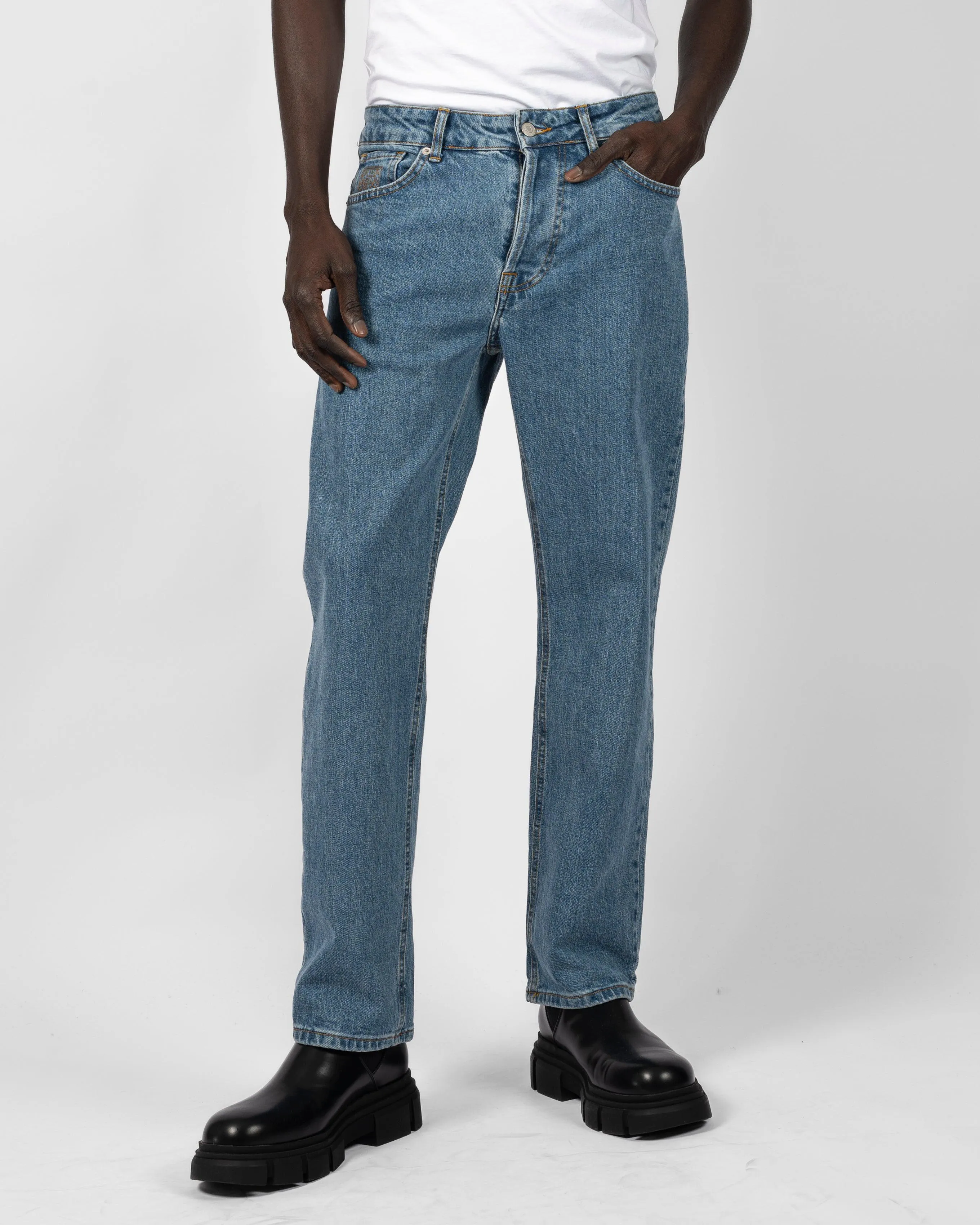 Regular Fit Jeans - Mid Blue Wash